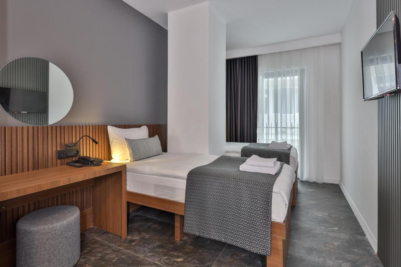 Готель Wolf Of The City & Spa *